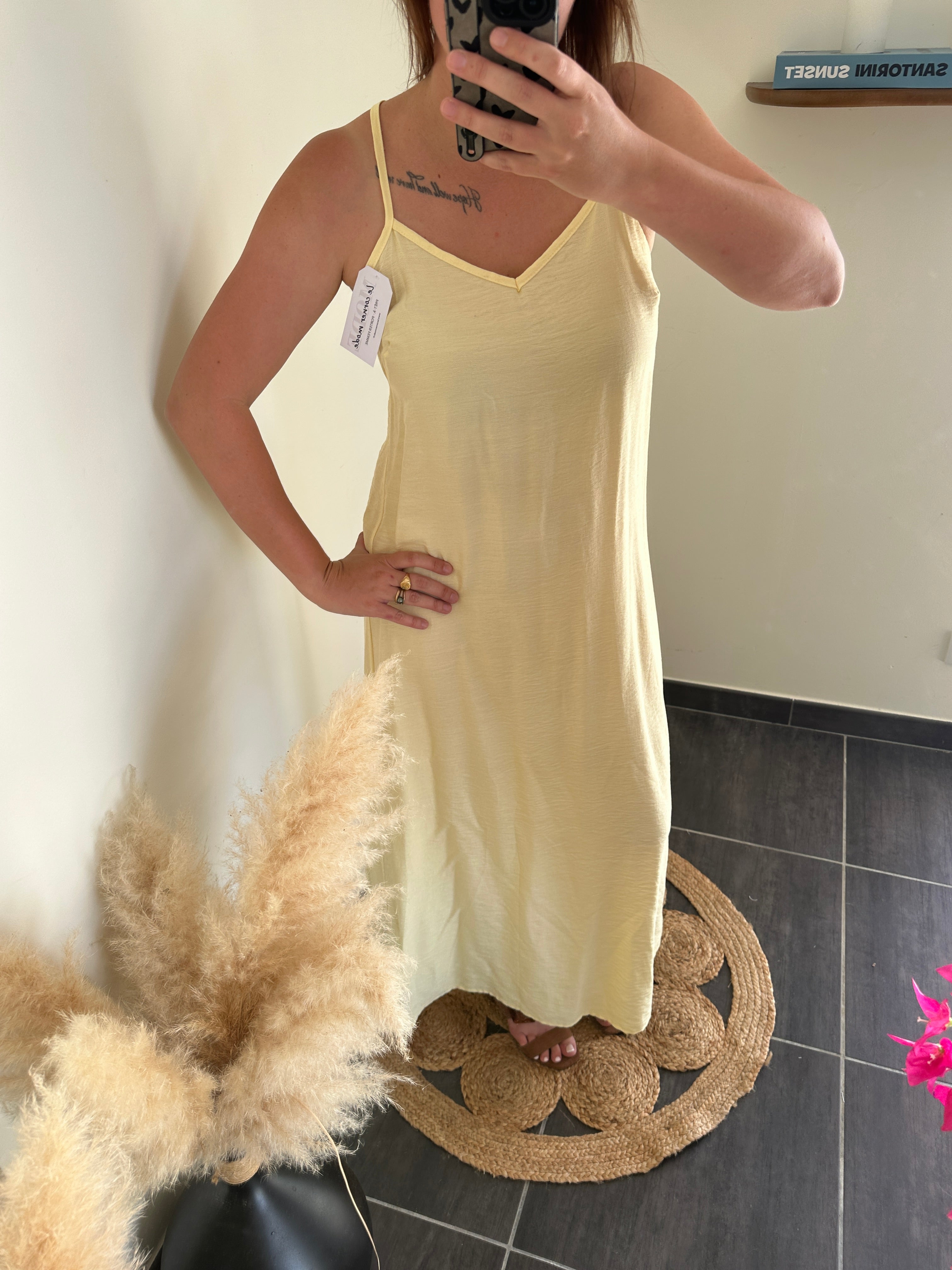 Robe dos nu à perles